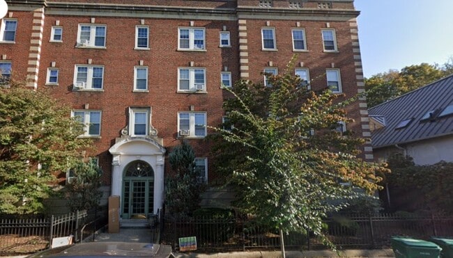 Building Photo - 113 College Ave