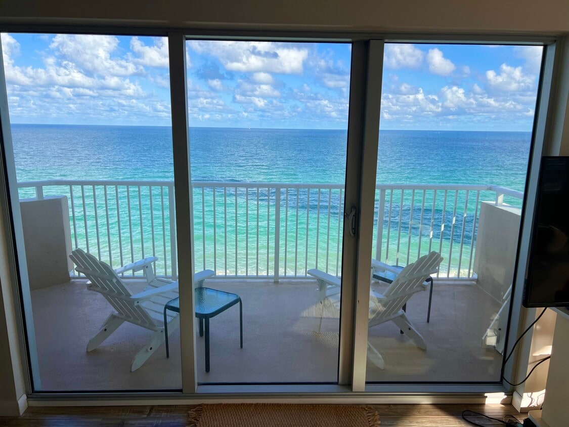 Foto principal - 1950 S Ocean Dr