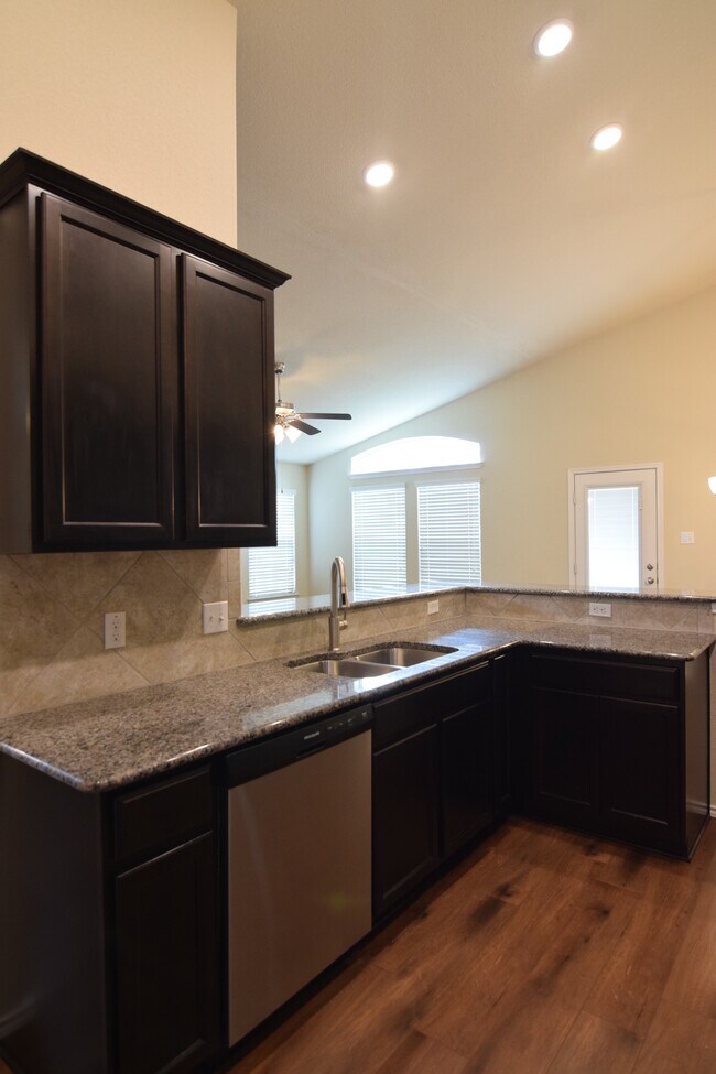 Foto del edificio - 1238 Juneberry Pk Dr