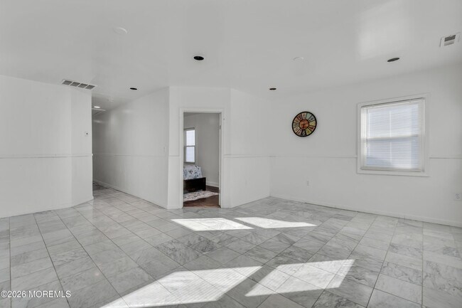 Foto del edificio - 56 Highland Ave