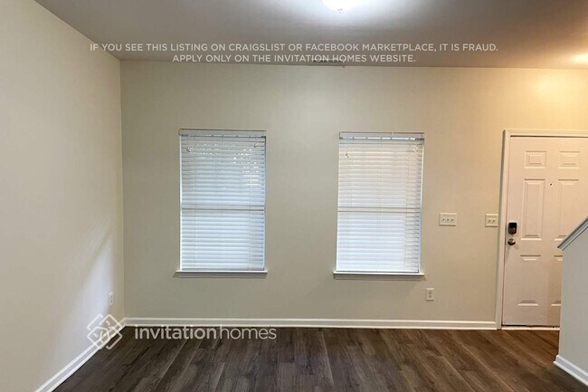 Foto del edificio - 2204 Golden Larch Ln