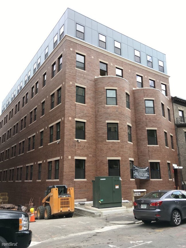 Building Photo - 16 Peterborough St