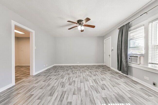 Foto del edificio - 1021 Maple St