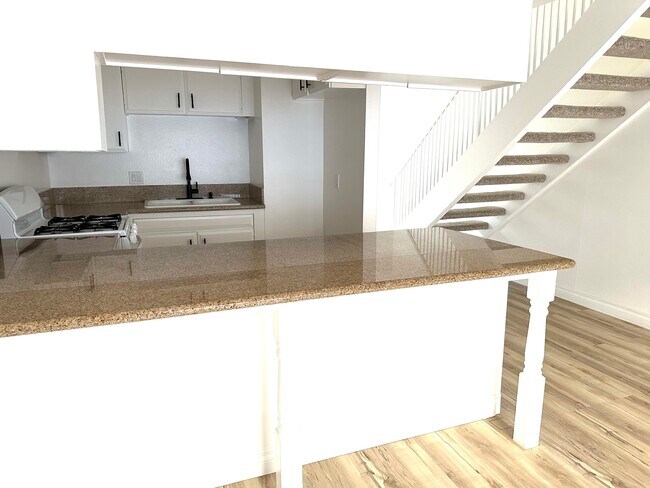 Foto del edificio - 1670 W Broadway