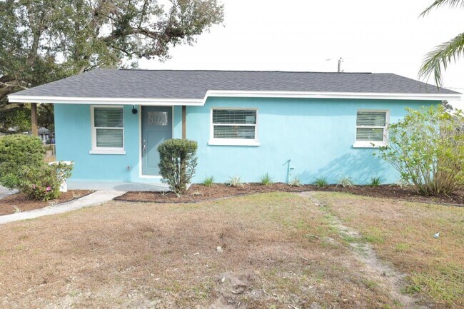 Building Photo - 1723 Bush Ave