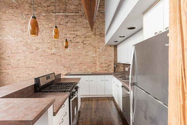 Foto del edificio - 2650 W Belden Ave