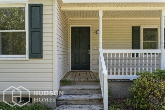 Building Photo - AVAILABLE NOW! - 144 Avondale Rd, Greenwoo...