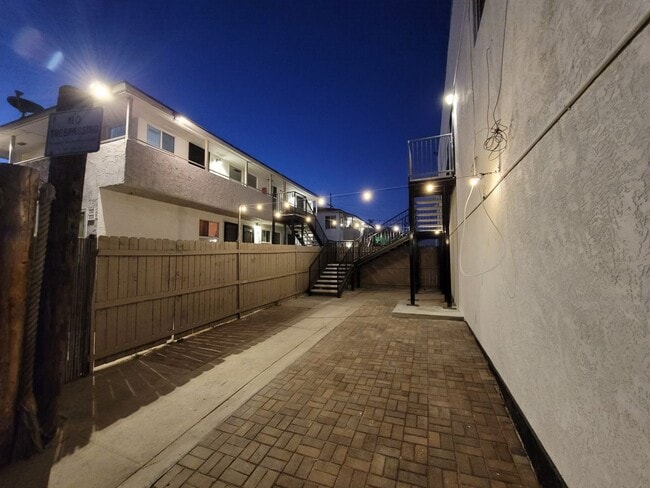 Foto del edificio - Large 4bd/2bth Unit in Logan Heights with ...