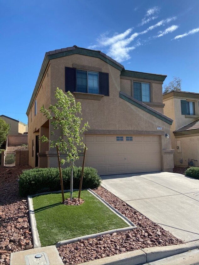 Primary Photo - 2 Story Home in Henderson with Large Backy...