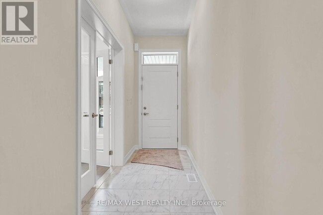 Building Photo - 1418 Davis Lp