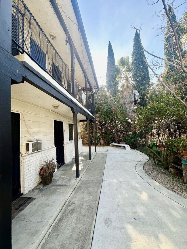 Foto del edificio - 2505 Jefferson St