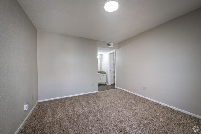 2HAB, 1BA - 870 ft² - Reserve at 63 Sixty Three