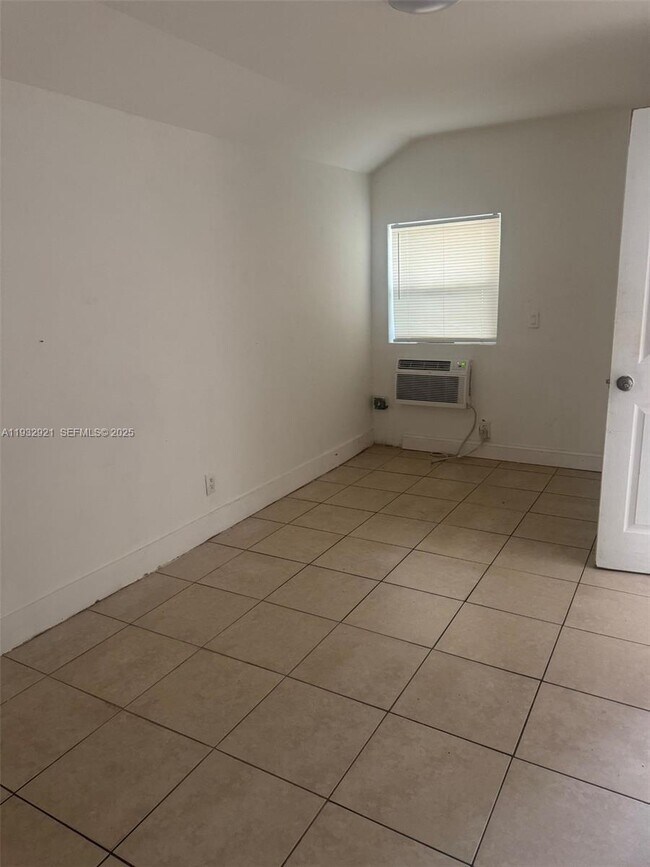 Foto del edificio - 611 S 24th Ave