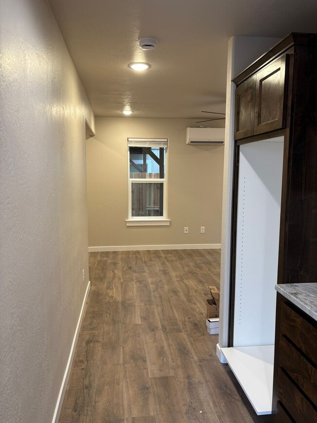 Building Photo - 7861 Houston Lp