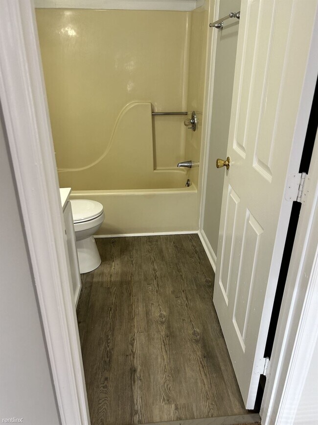 Foto del edificio - 3 br, 2 bath House - 2911 Spring Garden St...