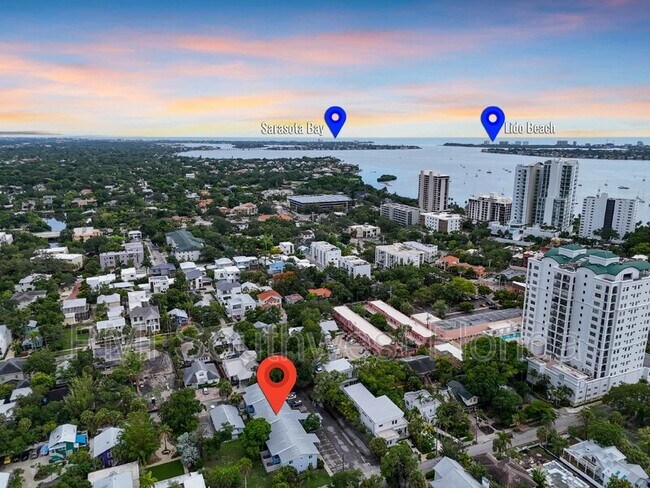 Foto del edificio - 1670 Laurel St