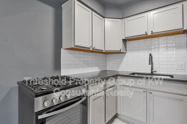 Foto del edificio - 451 E Town St