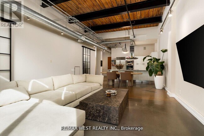 Photo du bâtiment - 43 Hanna Ave