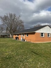 Building Photo - 345 Frayne Dr