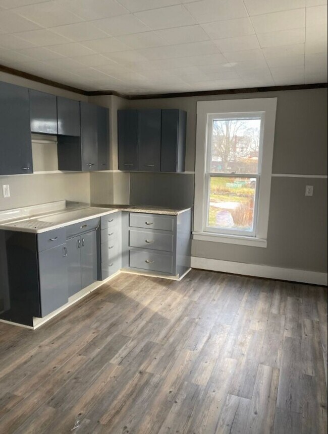 Building Photo - 1 Bedroom Studio Apartment for Rent