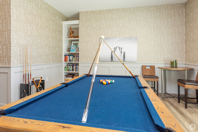 Billiards Room - Stephens Pointe