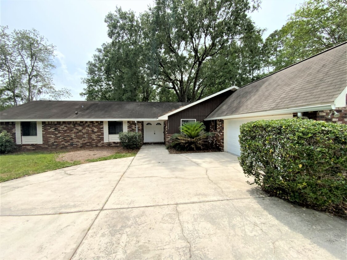 Foto principal - 12842 Tall Cypress Ct W