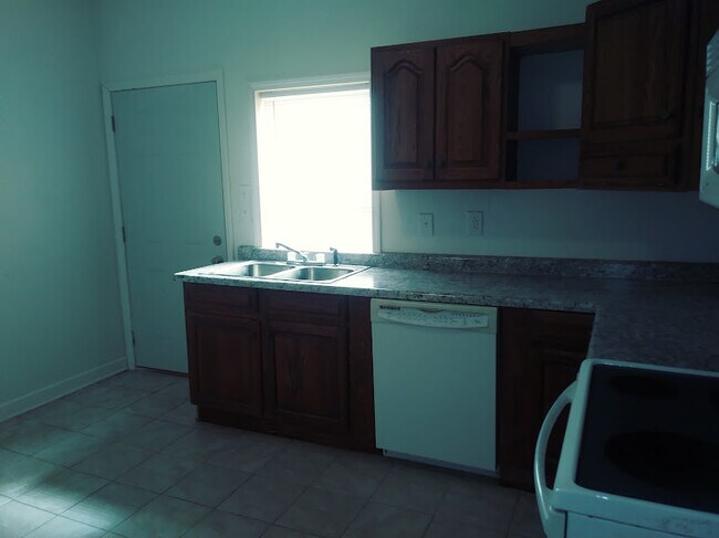 Kitchen - 1448 East Mason Street