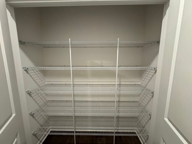 Foto del edificio - New 3 bedroom 2 1/2 bath home Minutes from I-85 and shopping