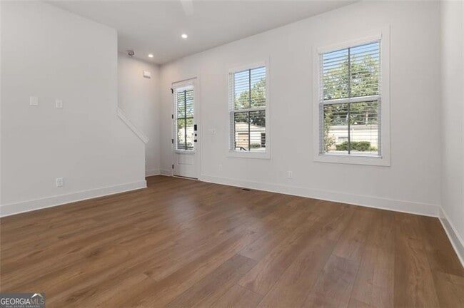 Foto del edificio - 964 N Circle Dr NW