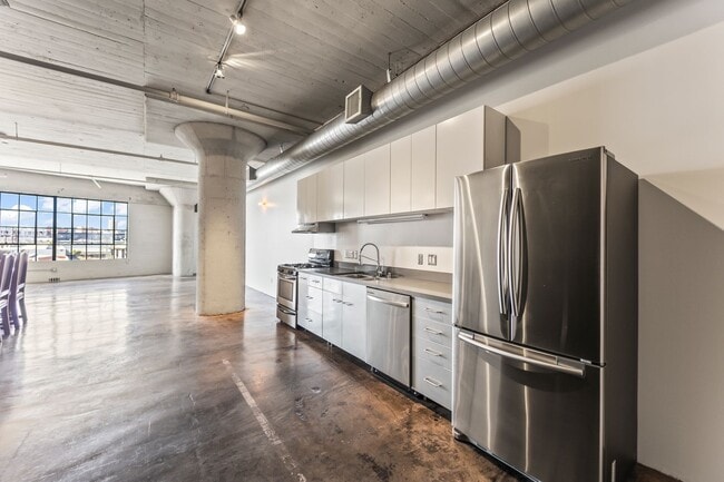 Building Photo - 1855 Industrial St