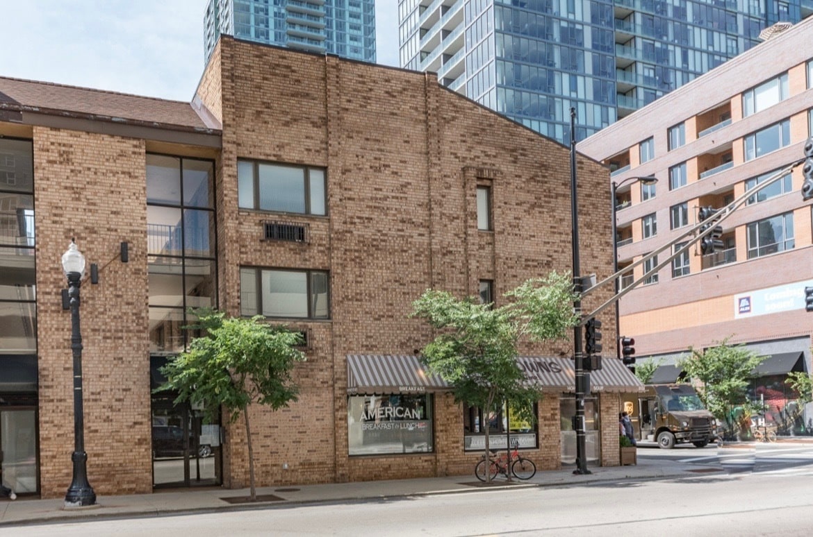 Primary Photo - 163 W Division St