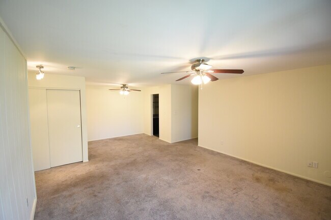 Building Photo - 4618 Northfox Ln