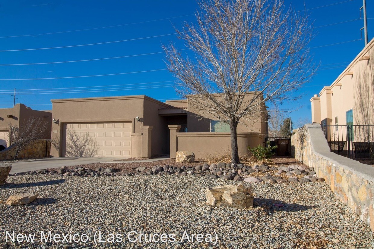 2053 San Patricio Loop, Las Cruces, NM 88011 Condo for Rent in Las Cruces, NM