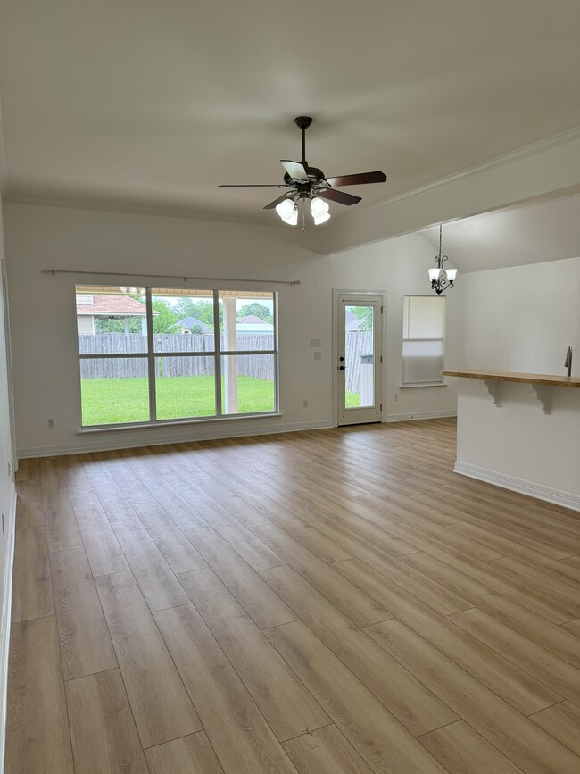 Building Photo - 372 Gaston Ln