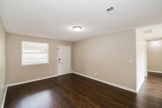 Foto del edificio - 5038 Locksley Ave