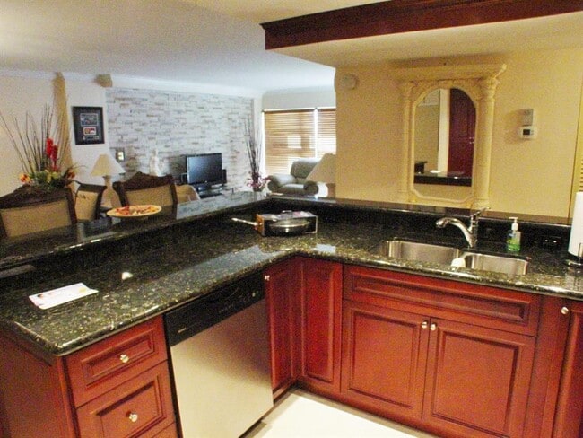 Foto del edificio - 405 N Ocean Blvd