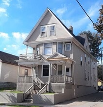 Building Photo - 825 S 11th St
