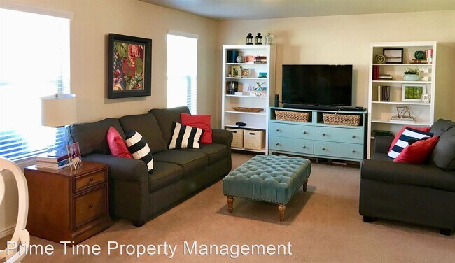 Building Photo - 4 br, 2.5 bath House - 763 E Sandhill Court