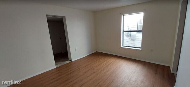 Building Photo - 2 br, 1 bath House - 115 S. C St.