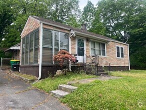 Building Photo - 757 Warren Dr