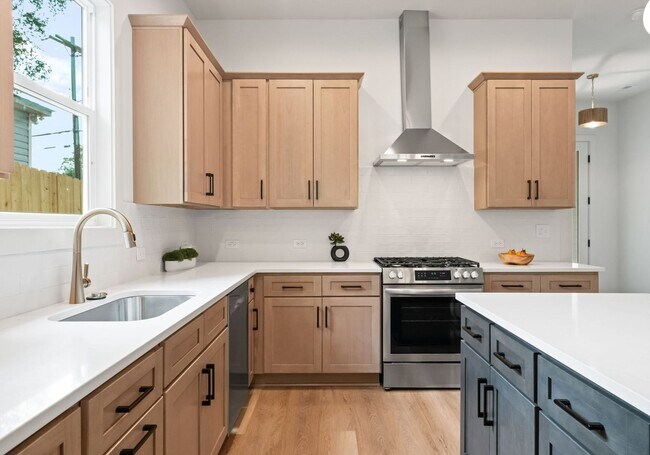 Foto del edificio - 2415 Pruitt St