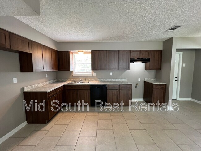 Foto del edificio - 5371 Clinchport Cir