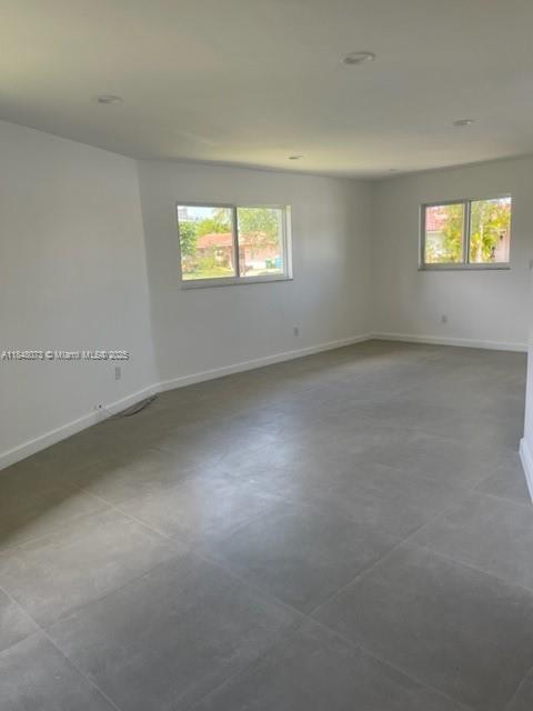 Building Photo - 11922 NE 12th Ct