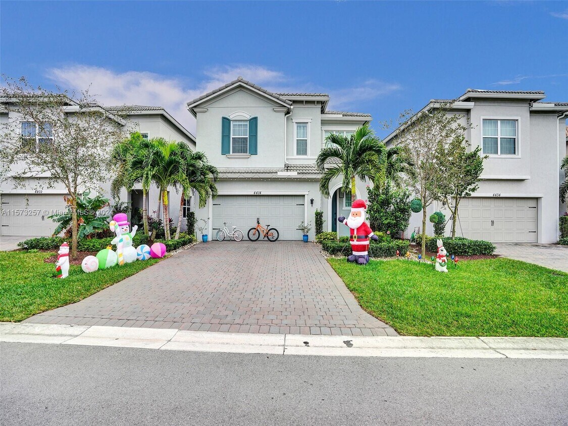 Primary Photo - 4414 Ficus St