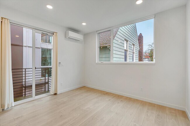 Building Photo - 1728 11th Ave