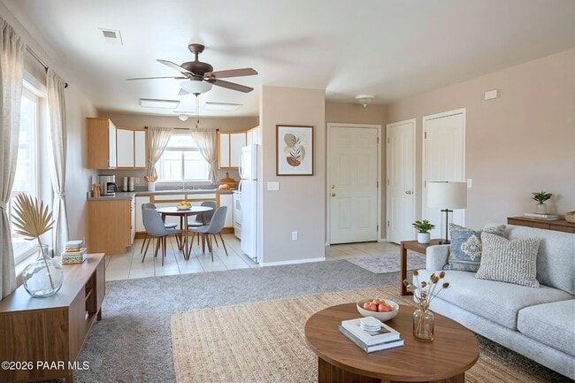 Building Photo - 8415 E Leigh Dr