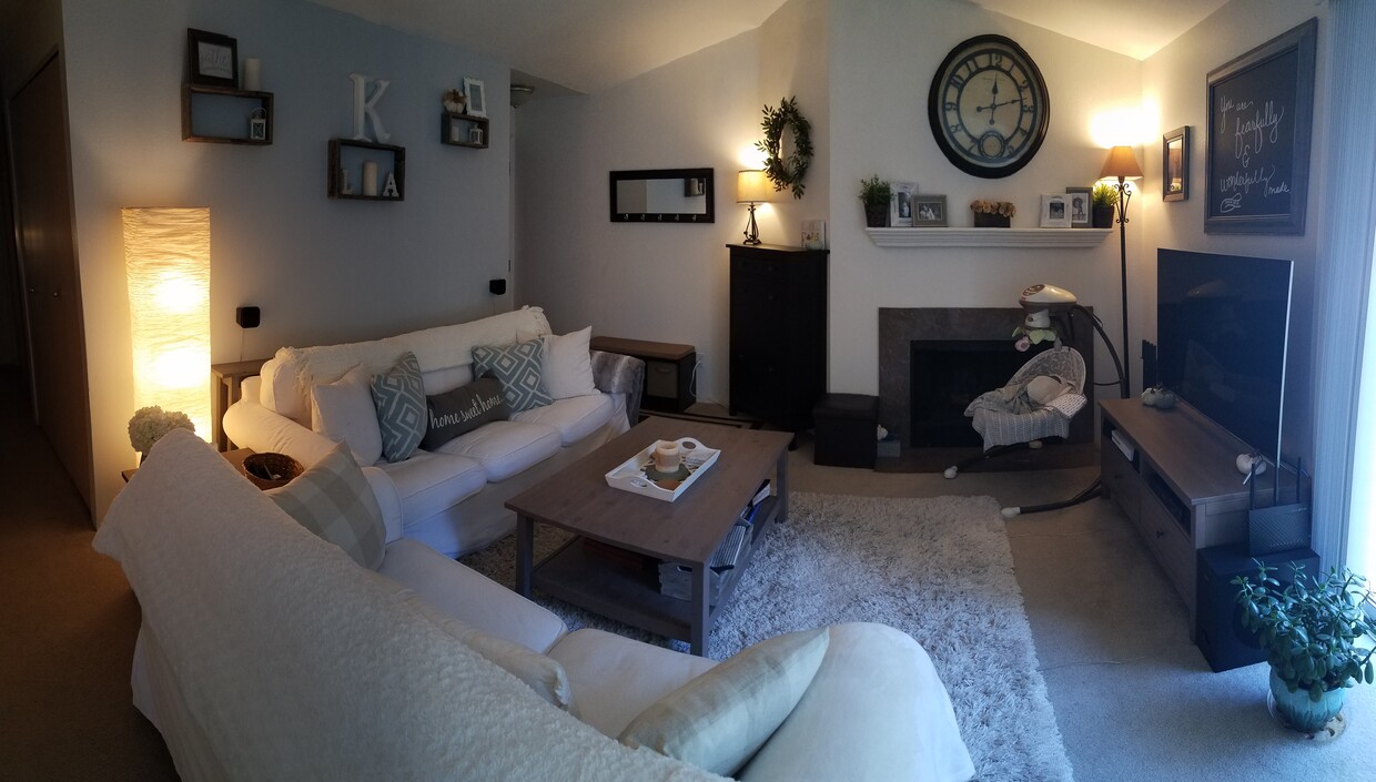 Living Room - 7453 Newcastle Golf Club Rd