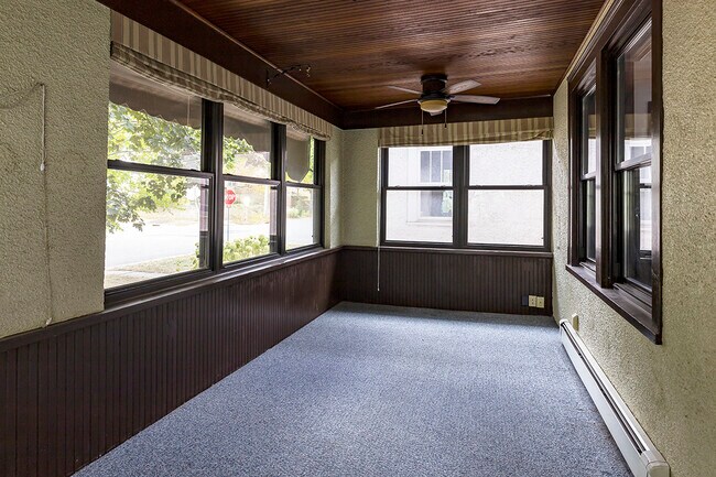 Building Photo - 308 Saratoga St S