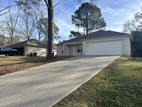 Building Photo - 106 Hemlock Ave