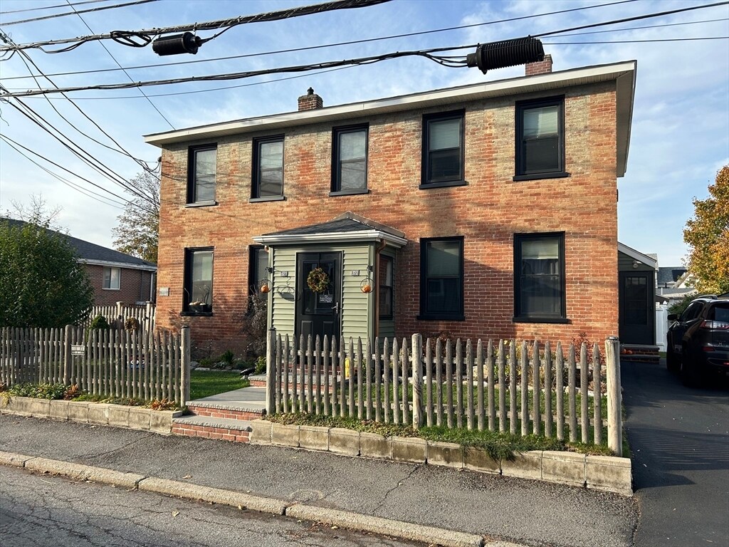 Primary Photo - 37 Central St